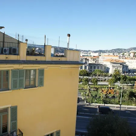 Daire 64 M2, 2 Yatak Odalı, 1 Banyolu , şehir Merkezi Bölgesinde