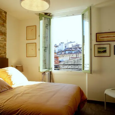 64 M2, 2 Yatak Odalı, 1 Banyolu , şehir Merkezi Bölgesinde Daire Nice
