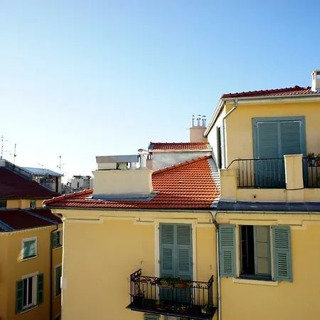 64 M2, 2 Yatak Odalı, 1 Banyolu , şehir Merkezi Bölgesinde Nice